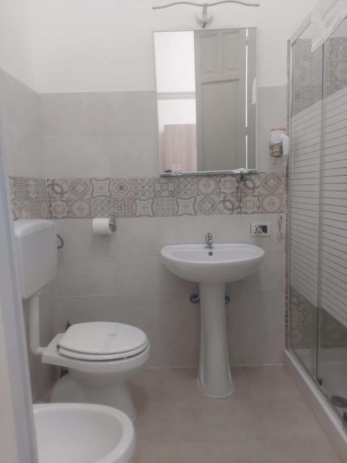 Guest House Lamphotel Militello Παλέρμο Εξωτερικό φωτογραφία